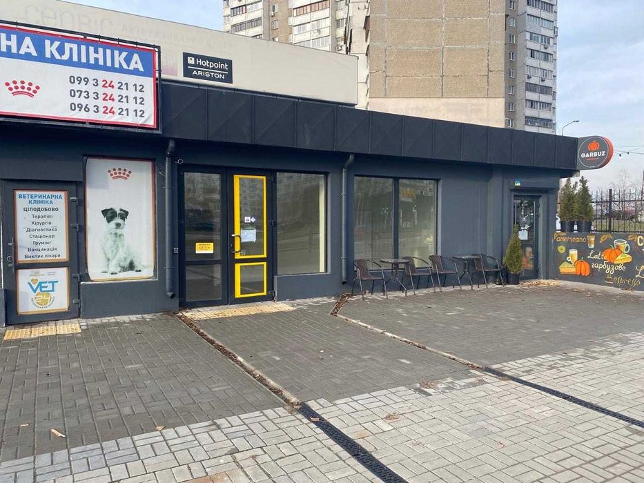 Оренда фасадного приміщення 52 м/2. під аптеку та інше