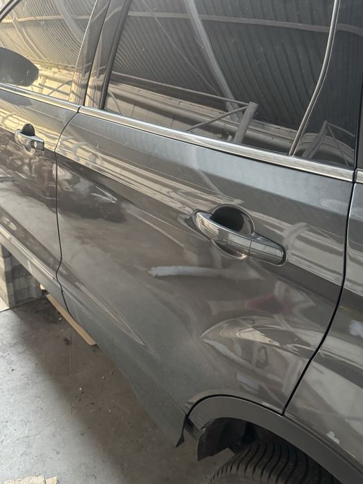Ford Kuga mk 2 lift. Drzwi szare Lewy tył, lewe.