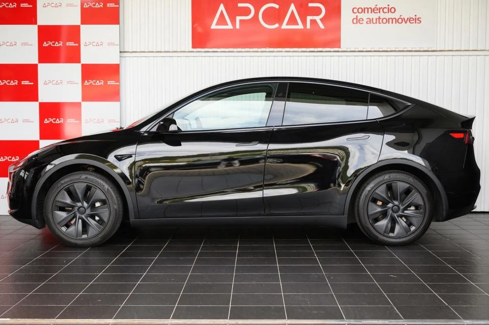 Tesla Model Y Long Range RWD