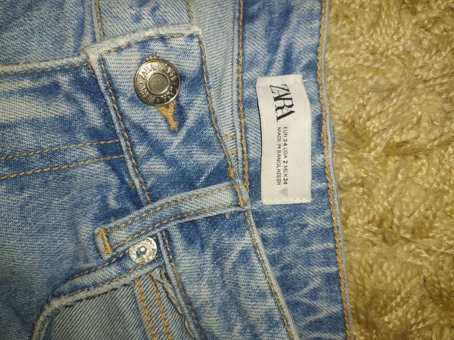 Джинси  блакитні Zara з розрізами,розмір ХS-S