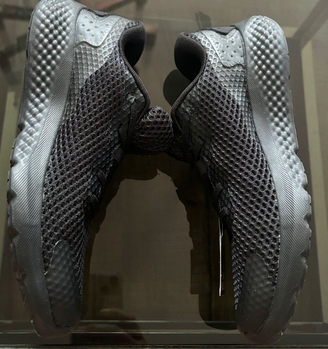 UNDER ARMOUR CZARNE  buty dla chłopca  34 35