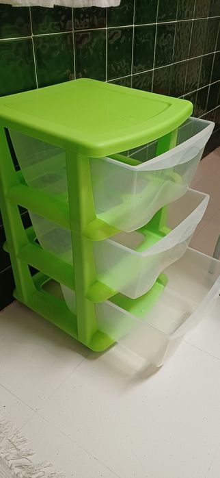 Armário com 3 gavetas