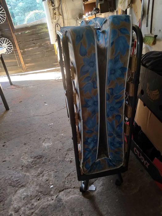 łóżko turystyczne , składane