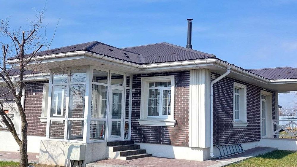 Продаж будинку з ремонтом ніхтоне жив  В британському стилі Інфрастуктура Зупинка Путрівка 30 хв до Києва 90кв м 7с  Ландшафт Автополив Паркан