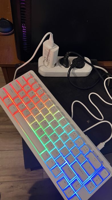 Продам клавіатуру Freewolf m68 se