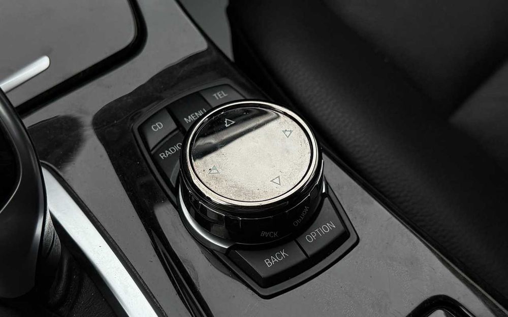BMW 520I 2012 року