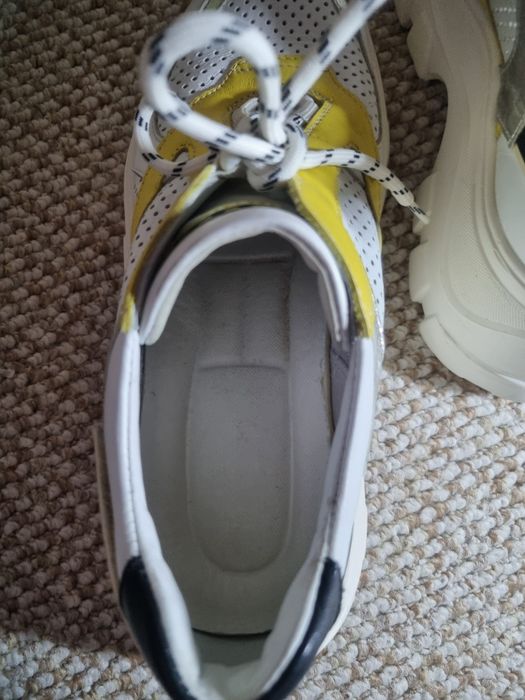 Кросівки для дівчинки, жінки