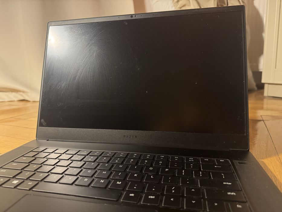 Razer Blade 15 Advanced | i7-9750H | RTX 2070 | 16 GB RAM | 256 GB SSD