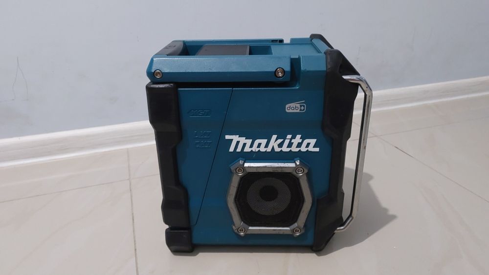 Makita Радіоприймач акумуляторний Makita MR003G