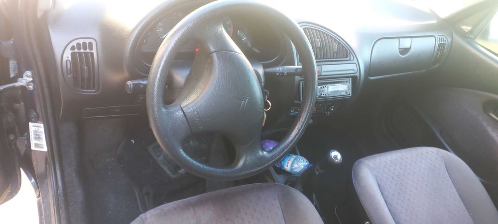 carro Citroën saxo em bom estado