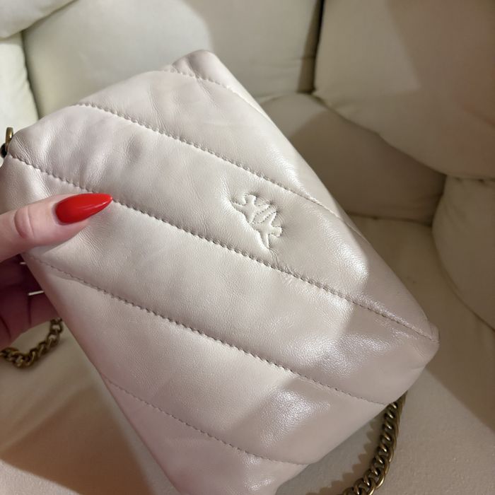 Pinko beżowa lips puff luksusowa usta