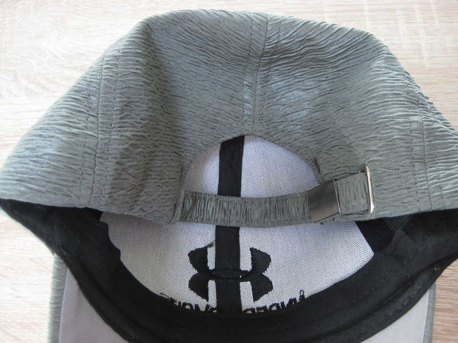 nowa lekka czapeczka Under Armour