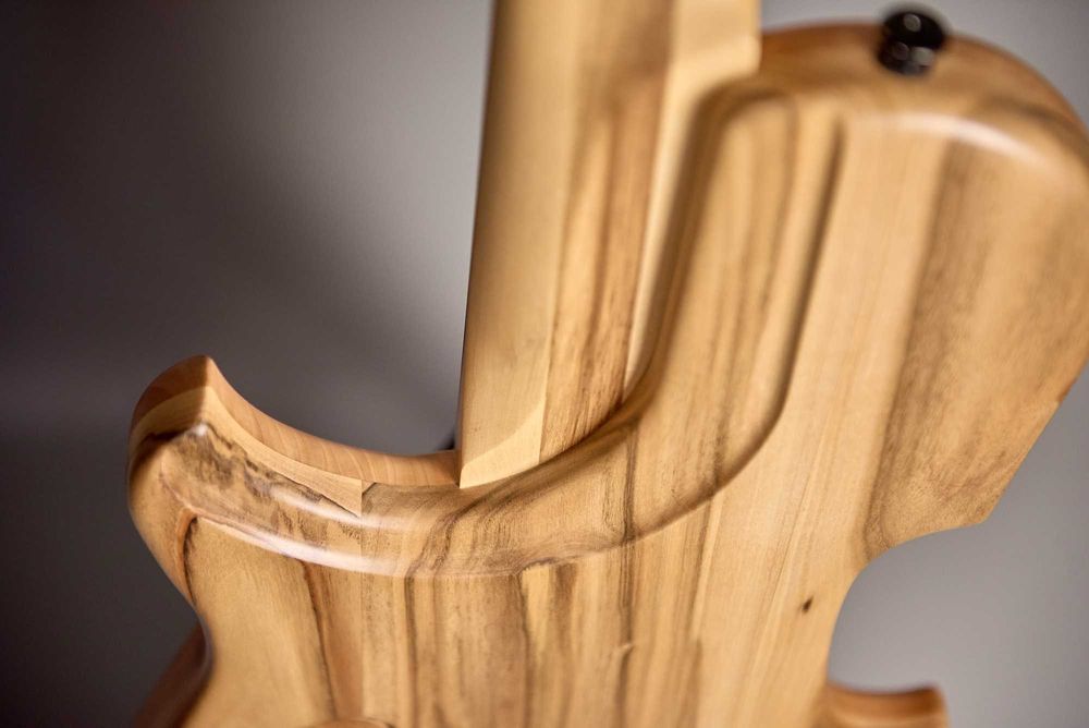 Бас гитара ручної роботи