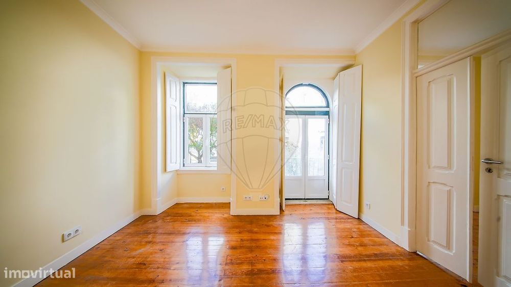 Apartamento T4 para arrendamento