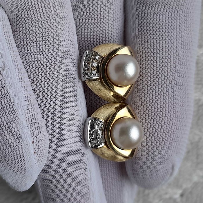 Kolczyki z perłą i diamentami w złocie