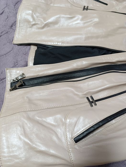 Жіноча шкіряна куртка