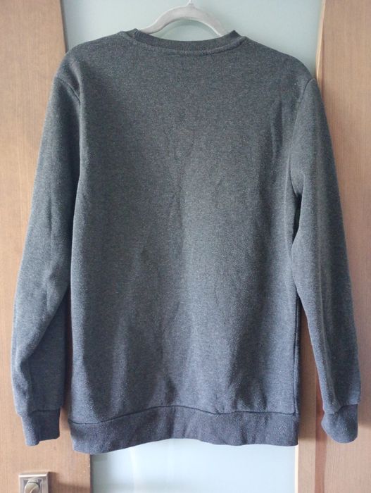 Szara bluza bez wzoru