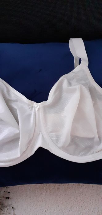 Biustonosz Triumph 95G + gratis