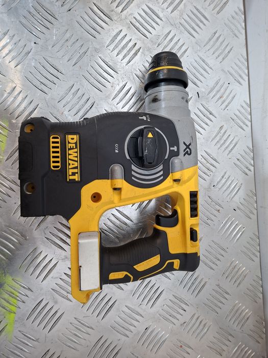 Перфоратор акумуляторний безщітковий SDS-Plus DeWALT DCH273
