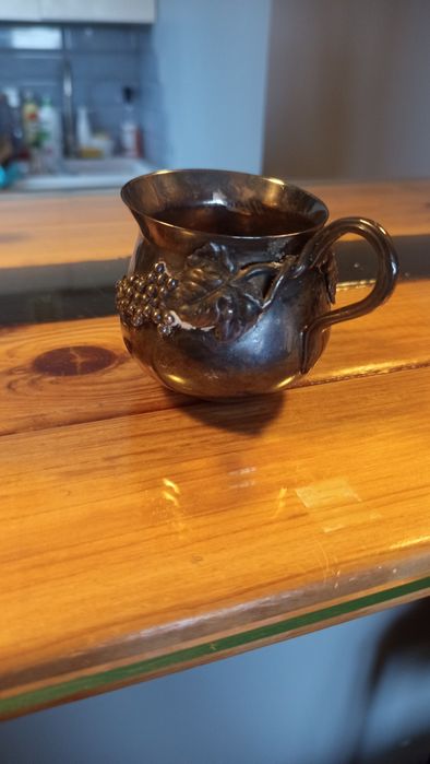 Posrebrzana Cukiernica Hefra, mlecznik Hefra motyw kiść winogron