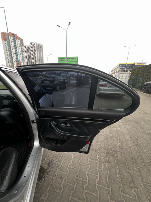 Продам BMW e39 523i