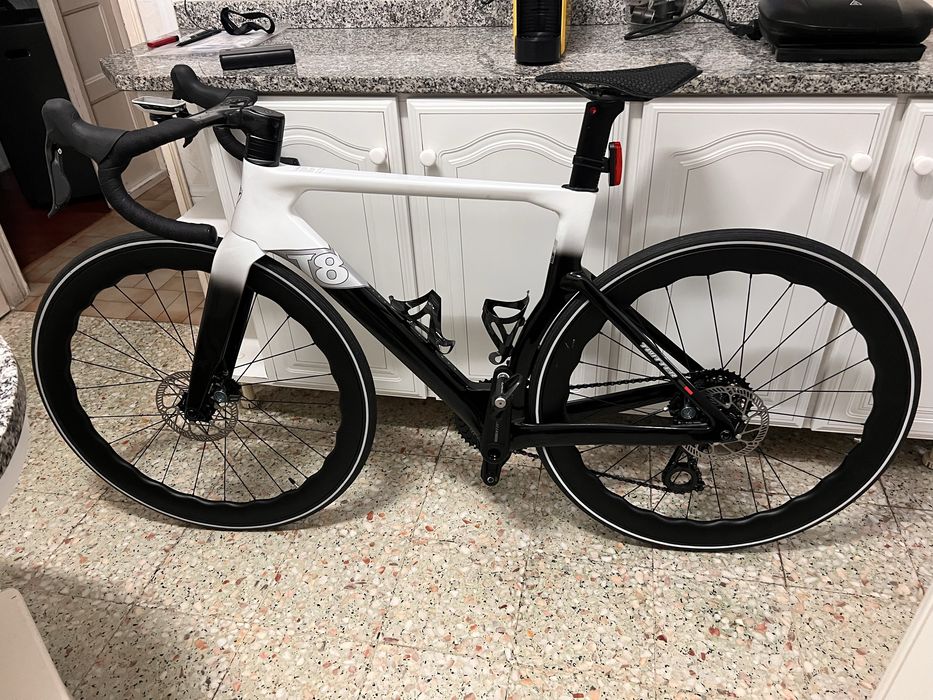 Bicicleta Twitter T8 Pro, travões a disco