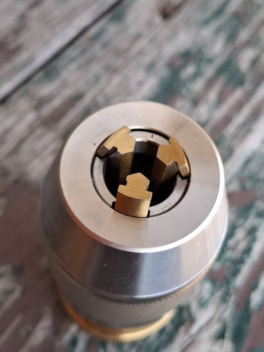 Bucha furadora mandril 1 a 16mm B16 titânio