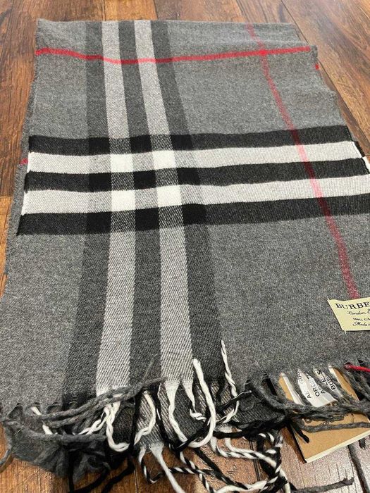 Шарф Burberry сірий