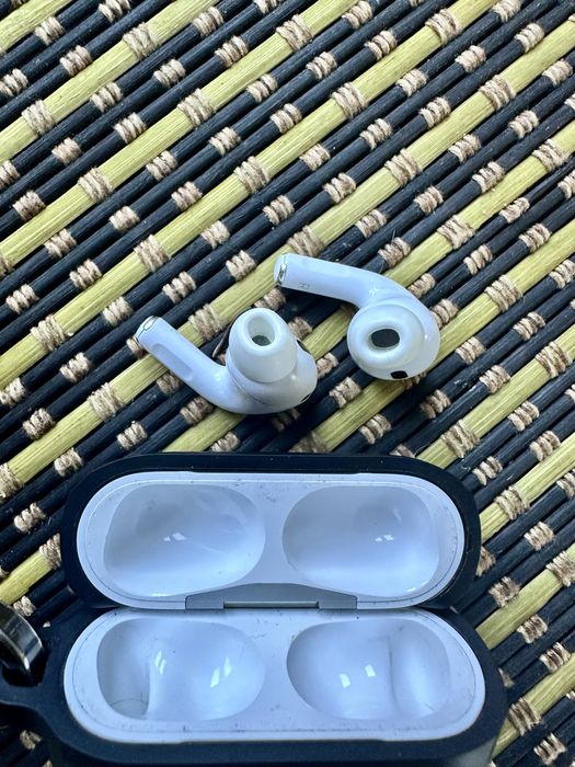 AirPods Pro 2nd Generation (Lightning) – Premium Sound and ANC64751414141825121