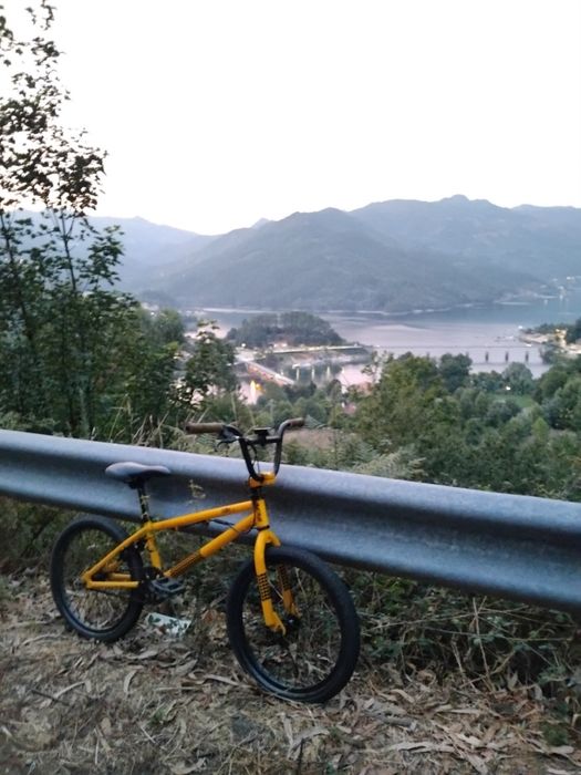 Vendo bmx berg amarela