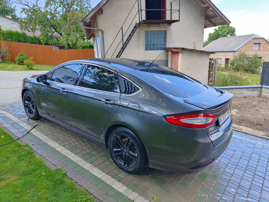 Ford fusion hybrid