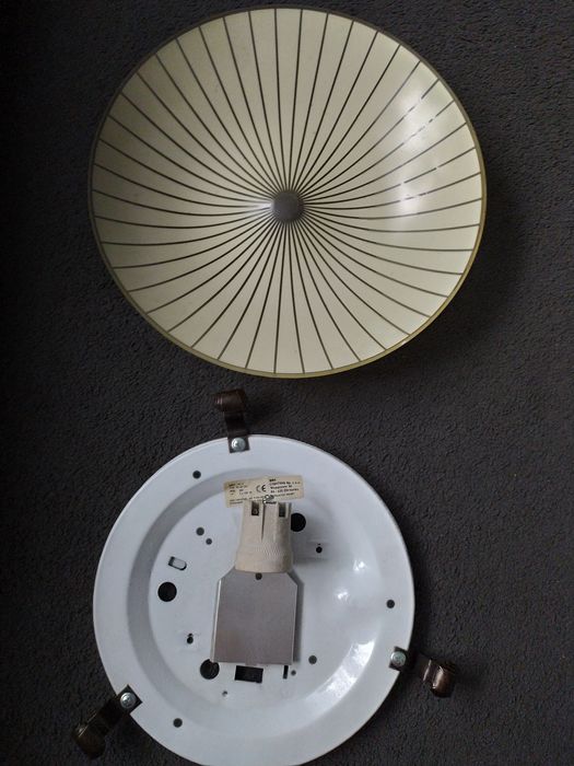 Sprzedam lampe przysufitowa plafon