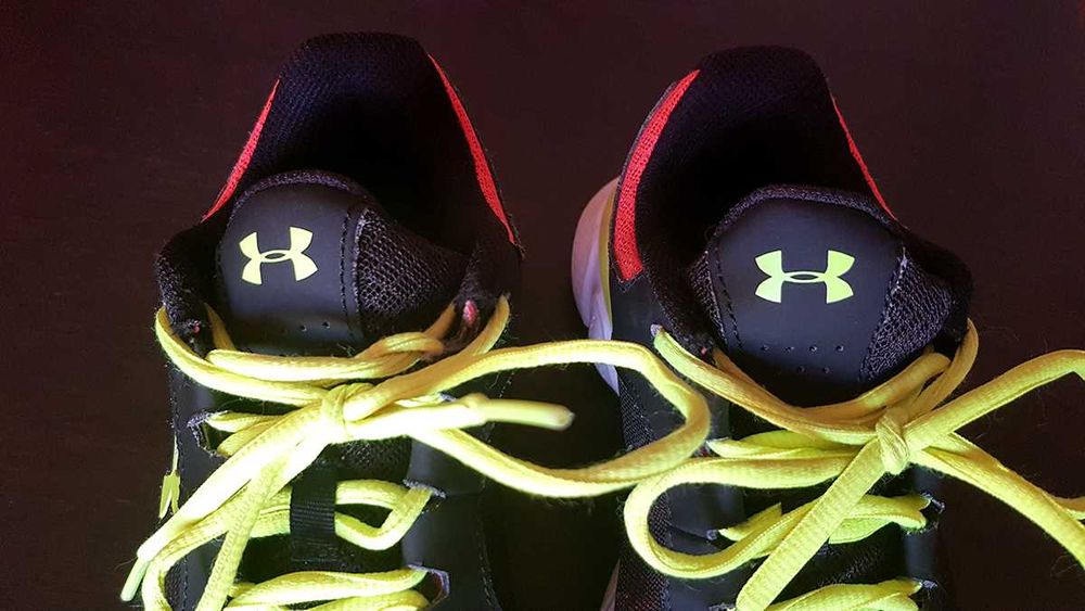 Ténis Under Armour Micro G Assert IV