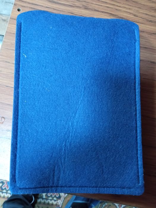 Nieużywane etui na tablet