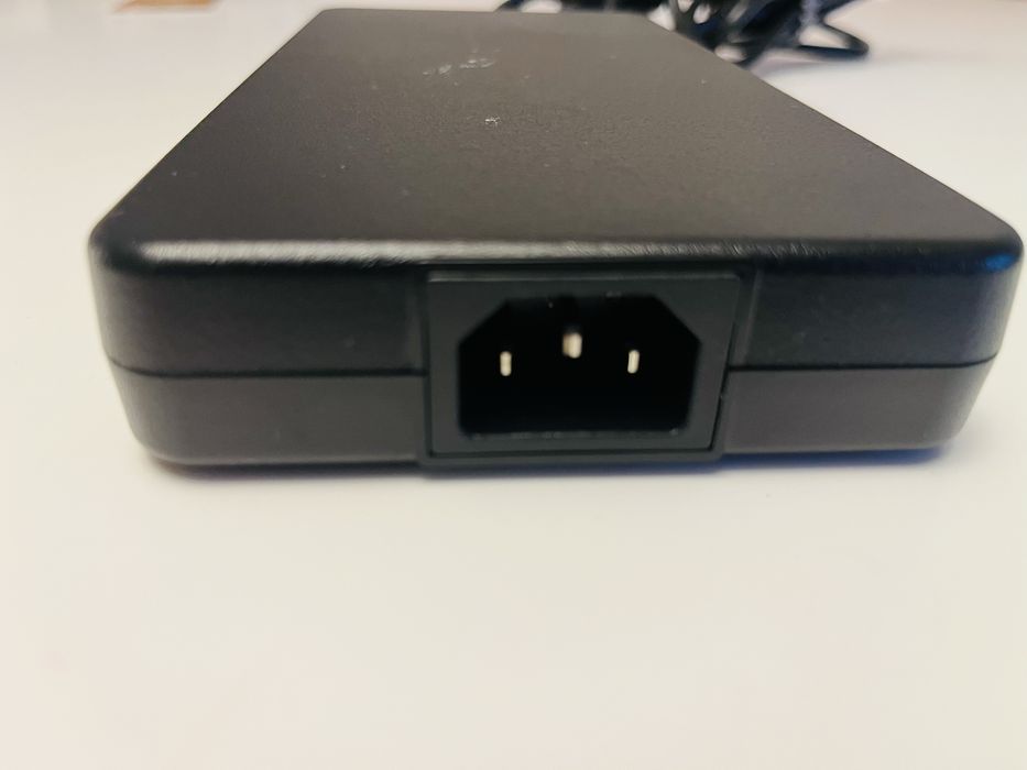 Zasilacz Flextronics GA240PE1-00 do laptopów Dell o mocy 240W