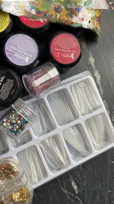 Набір для дизайну і нарощування нігтів