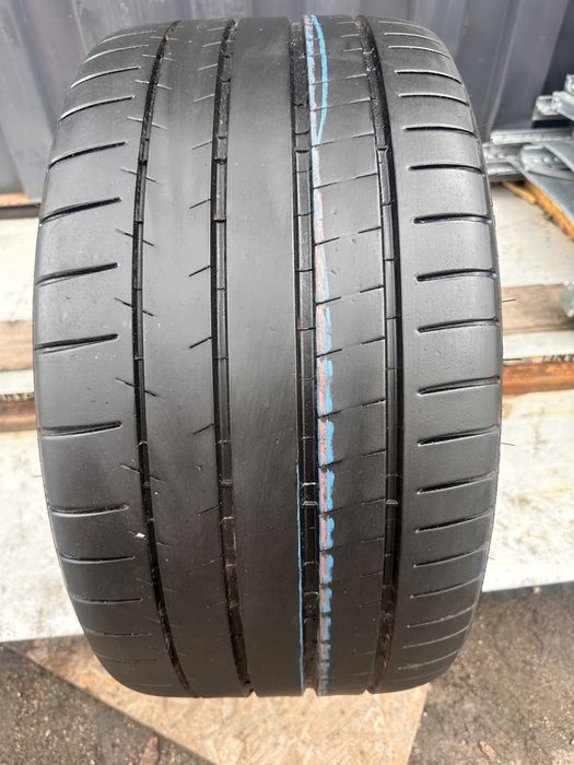 275/30/20 michelin
