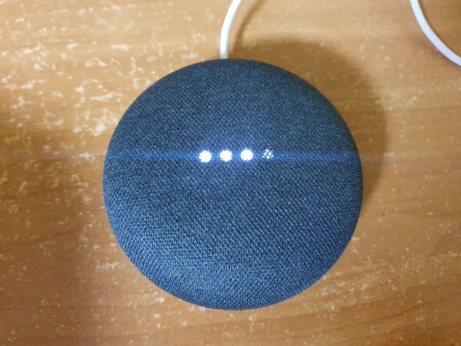 Розумна колонка google home mini