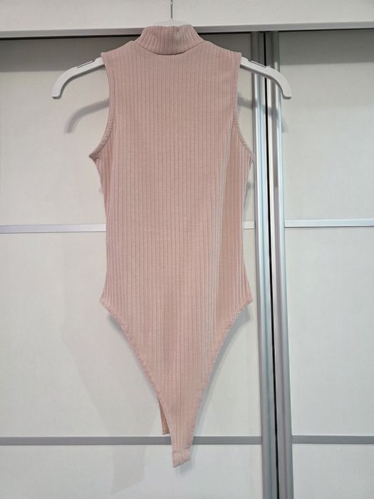 Body bez rękawów prążkowane XS new look