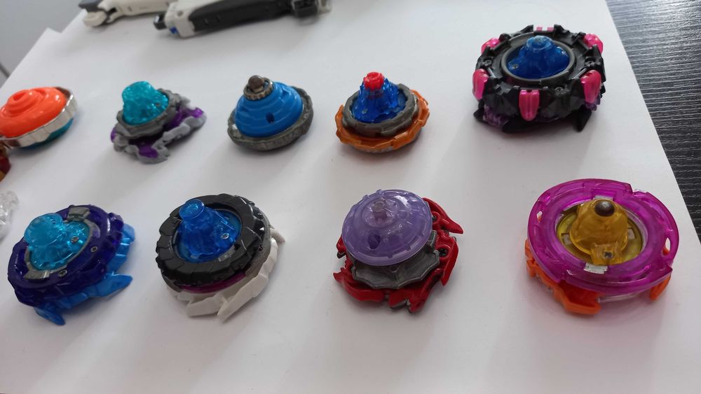 Волчок BEYBLADE Бейблейд пусковое устройство запускалка