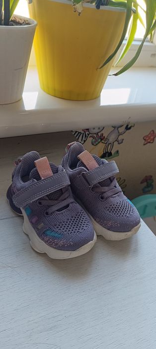 Кросівки, стан ідеальний , 21 розмір