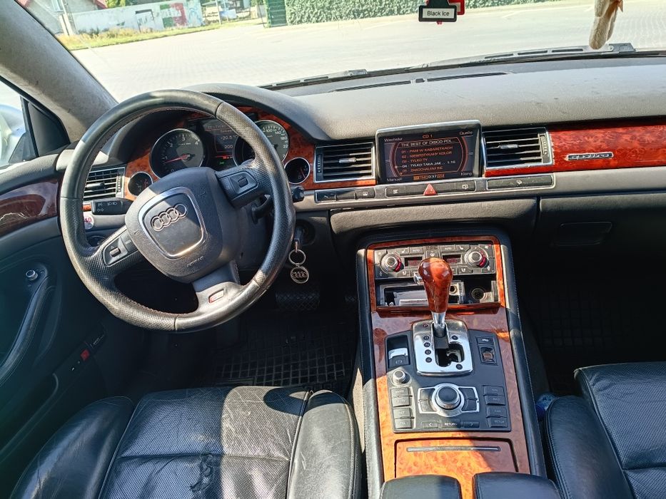 Audi A8 D3 4.0 V8