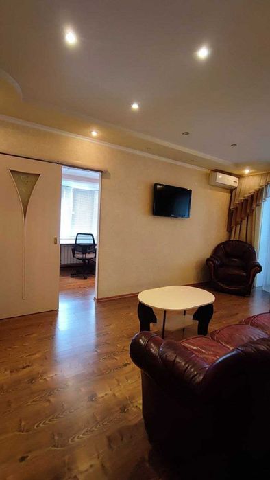 Продам 2к квартиру вул. Старокозацька, 2 (Центр)