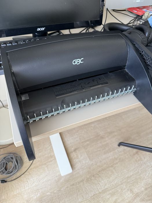 Encadernadora GBC CombBind 100 – Excelente Estado – Até 160 folhas