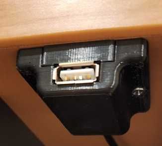 Mocowanie kabla USB