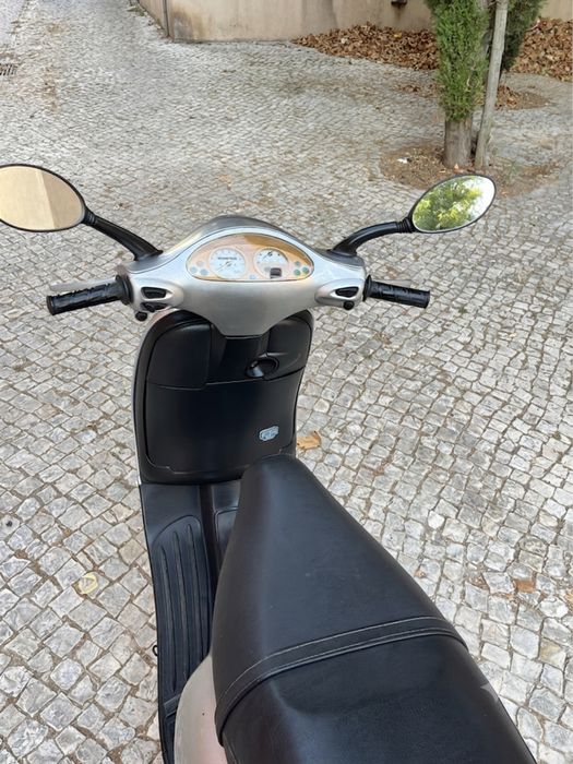 Vende-se Vespa et2 50cc 1999
