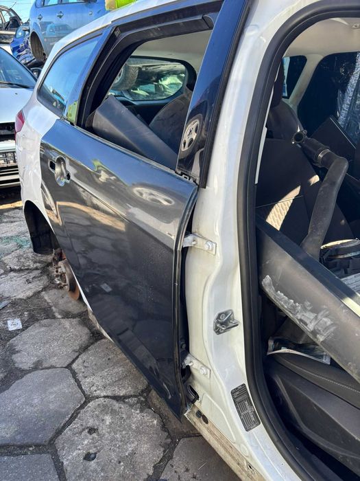 Drzwi tył tylne prawe Ford Focus mk3 Kombi BF