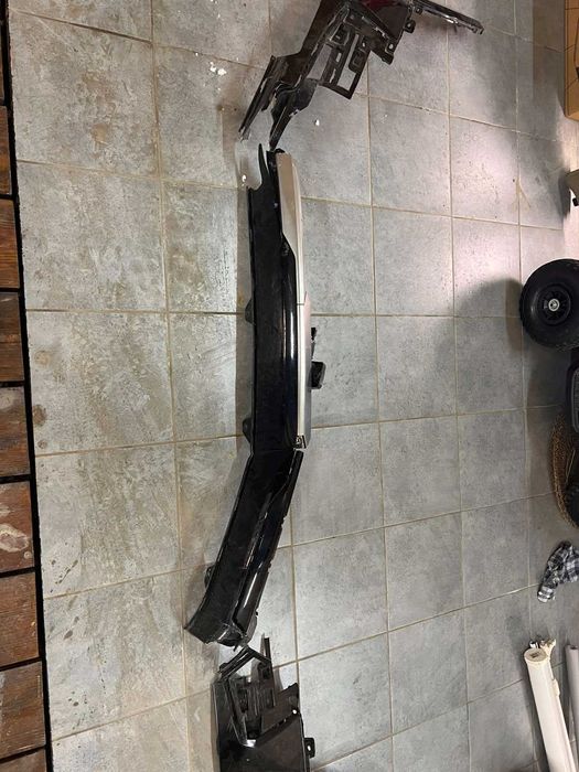 Kia niro бампер...