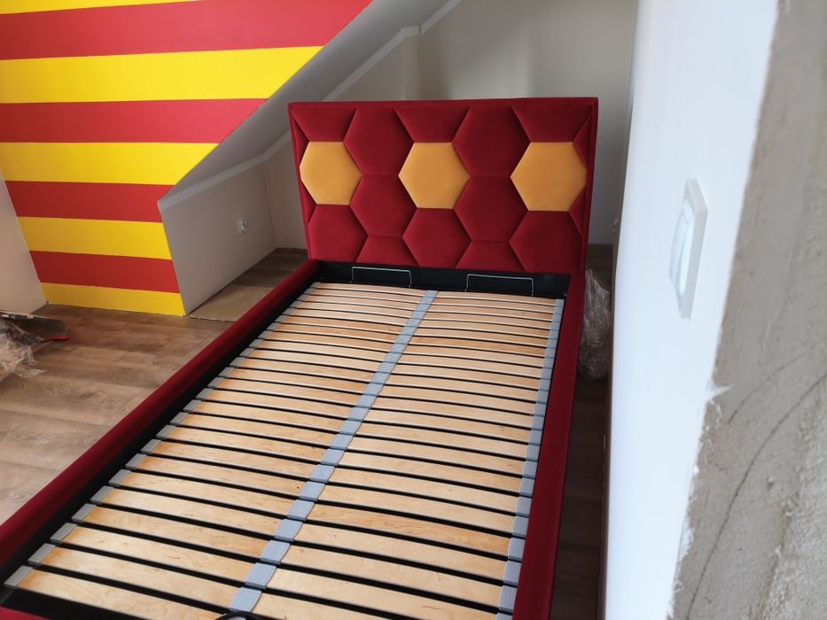 Łóżko tapicerowane