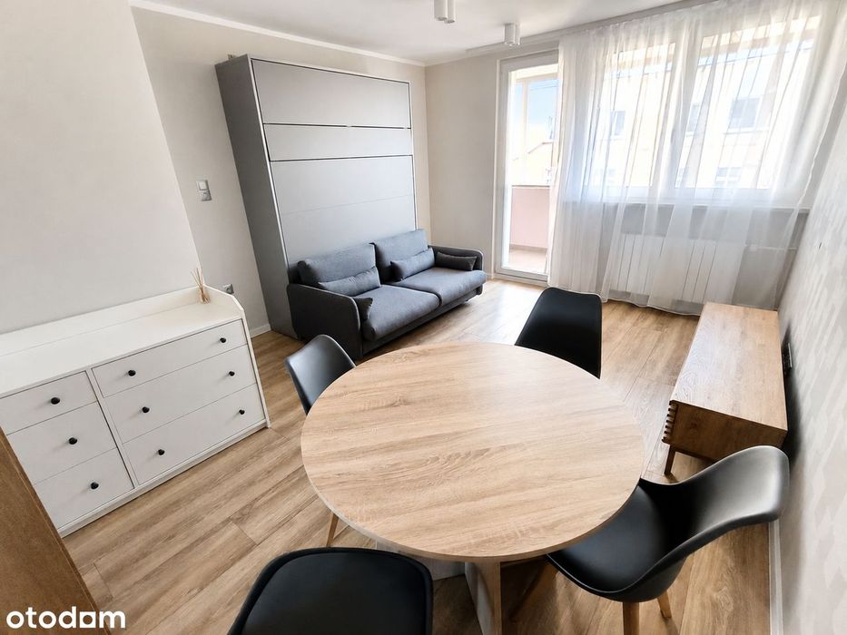 Dwupokojowe mieszkanie po remoncie z balkonem.